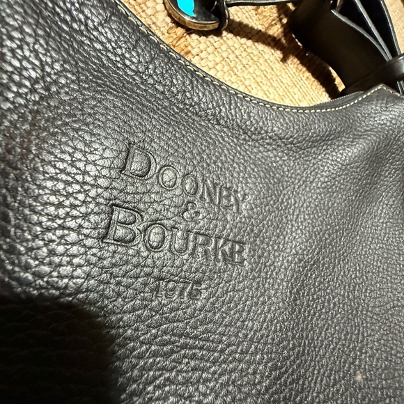 Dooney and Burke bucket shoulder bag! Exc condition!! Black color, med sz purse - Picture 6 of 15